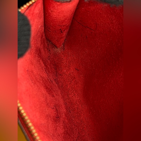 Red Louis Vuitton epi pochette - Picture 10 of 14